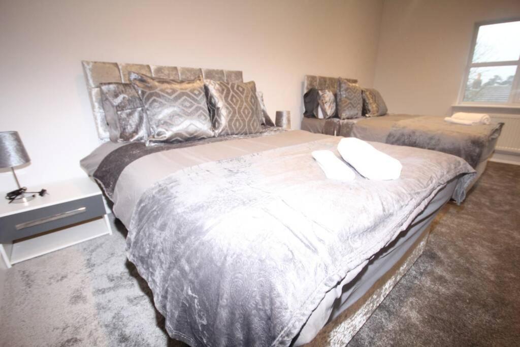 Great West Road Apartments Flat D London Bagian luar foto