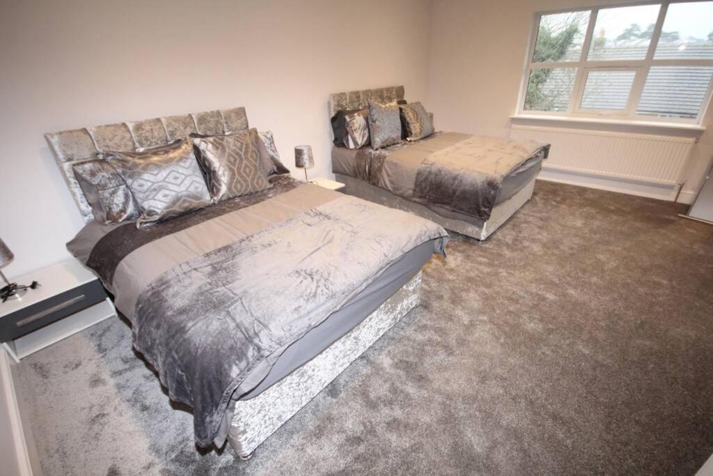 Great West Road Apartments Flat D London Bagian luar foto